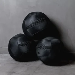 Nero Wallball, Wallballs